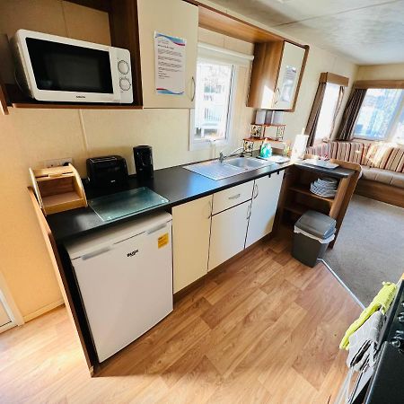 2 Bedroom Caravan Nv16, Lower Hyde, Shanklin, Isle Of Wight Exterior photo