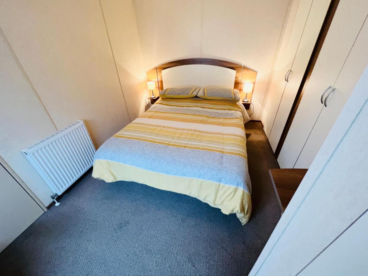 2 Bedroom Caravan Nv16, Lower Hyde, Shanklin, Isle Of Wight Exterior photo